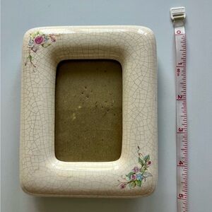 Little Crackled-Look Ceramic Picture Frame (box1)